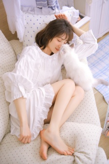 丰满女学生